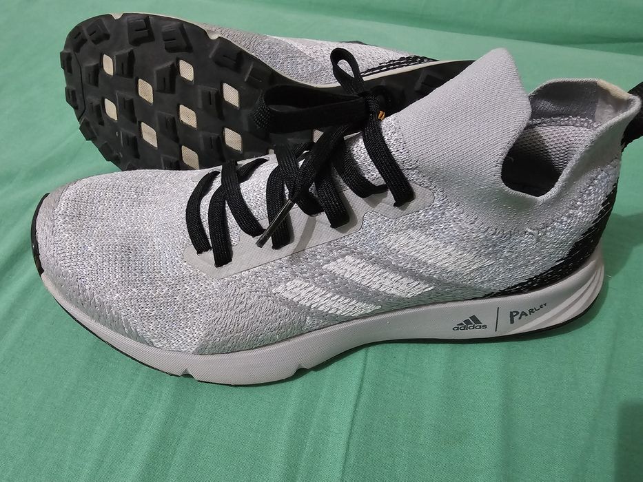 Adidas Parley gri