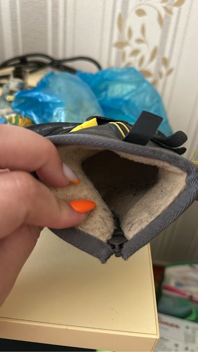 Продаю детские сапоги