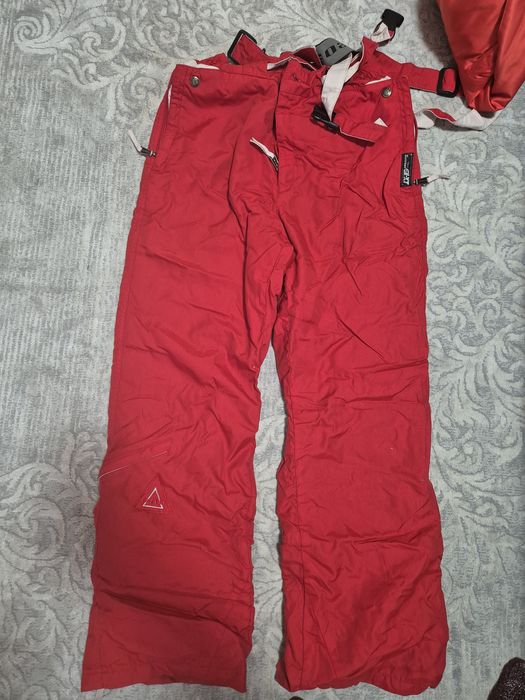 Дамски ски якета и ски долница