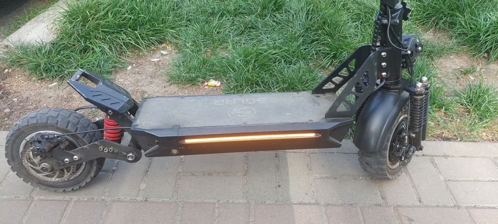 Vând trotineta electrica