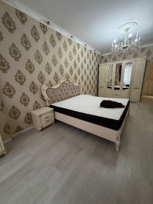 Продам спальный гарнитур без матраса