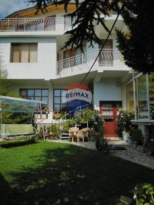 Триетажна къща, м-ст Траката, гр. Варна ТМ