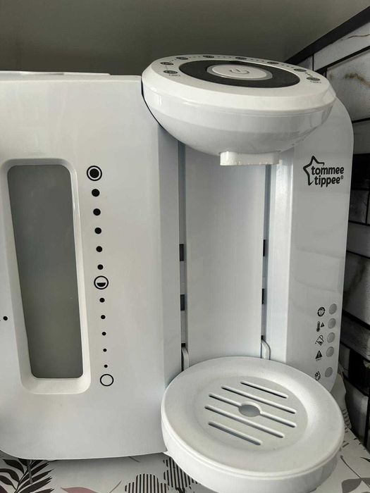 Aparat pentru pregatirea formulei de lapte praf TOMMEE TIPPEE