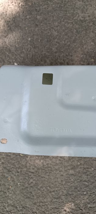 Середина заднего бампера