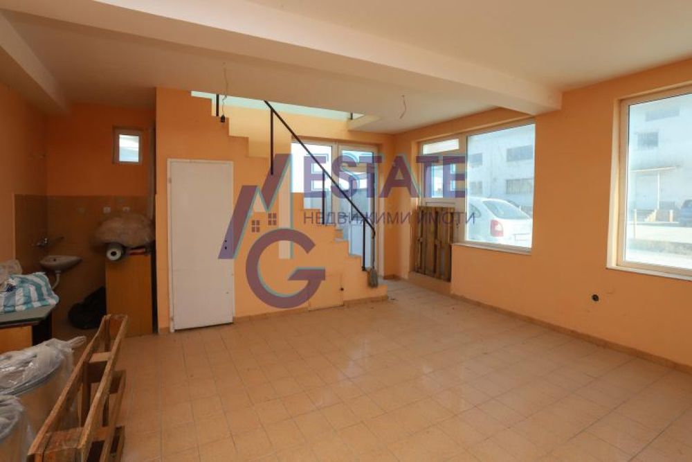 Продава се Промишлена сграда в с. Волуяк, Област София-град - 250 кв.м за 1680 €/кв.м - Снимка #1