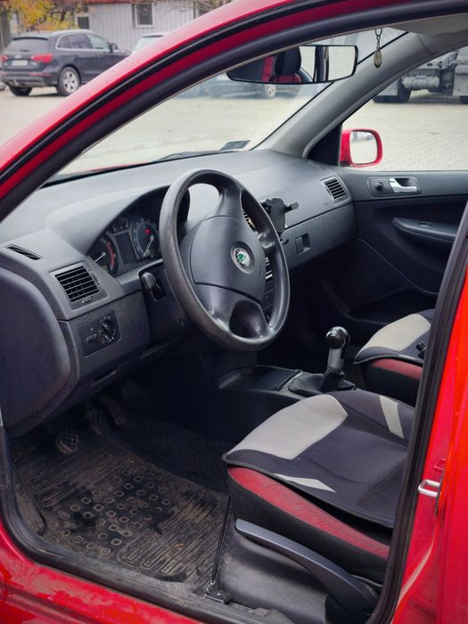 Vând Skoda Fabia 1.2 benzina – 2005