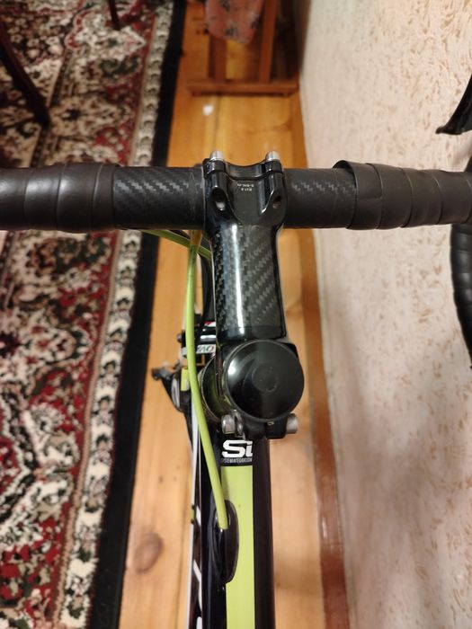 Карбоновый спортивный велосипед cannondaleд