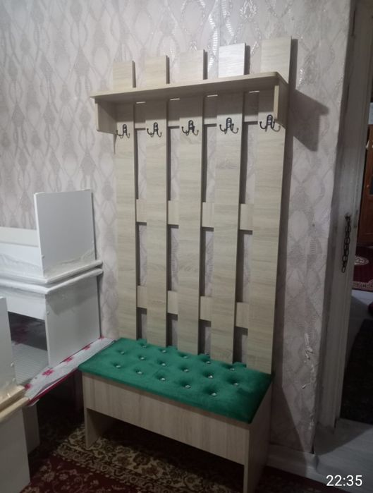 Вешалка в прихожую.Новый.