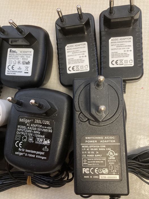 Alimemtator 4v . Transformator 4v . Adaptor 4v