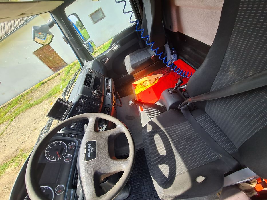 Man TGL8.180 7.5t prelata