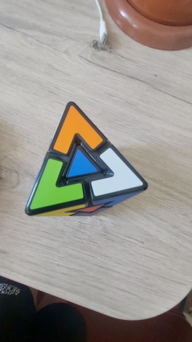 Кубик рубик для взрослых и дитей