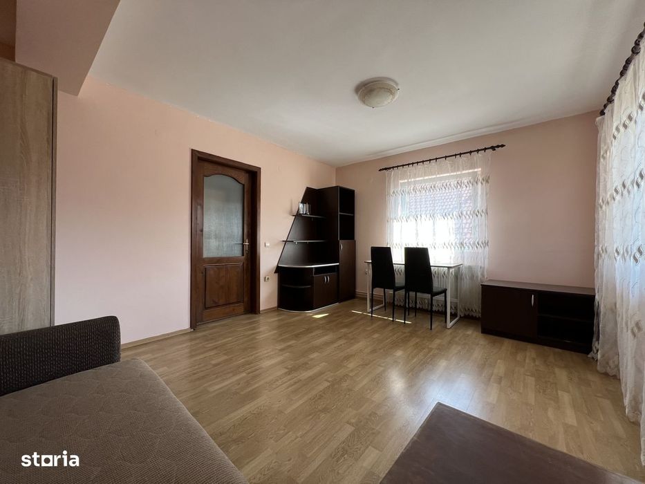 INCHIRIEZ apartament 3 camere decomandat, zona Turnisor