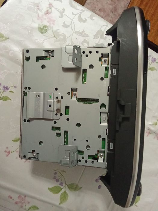 Продам магнитолу, торг уместен