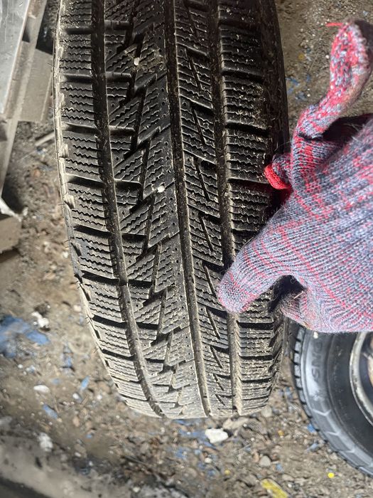 Продам резину 185,70,14