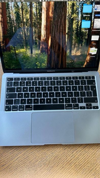 MacBook Air 2020 8/256 GB