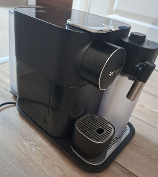 Espressor automat Nespresso Gran Lattissima DEFECT