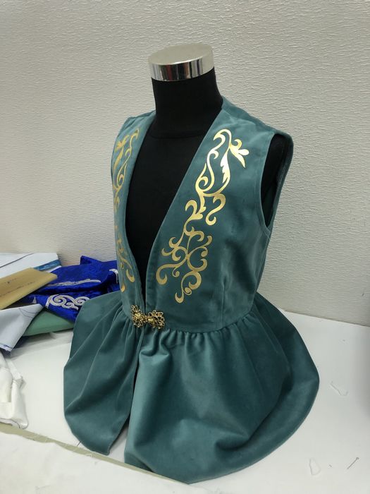 Национальные жилетки