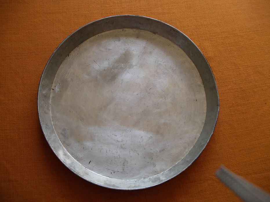 Продавам стара бакърена тава