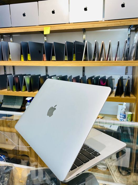 MacBook Pro M1  24/100%