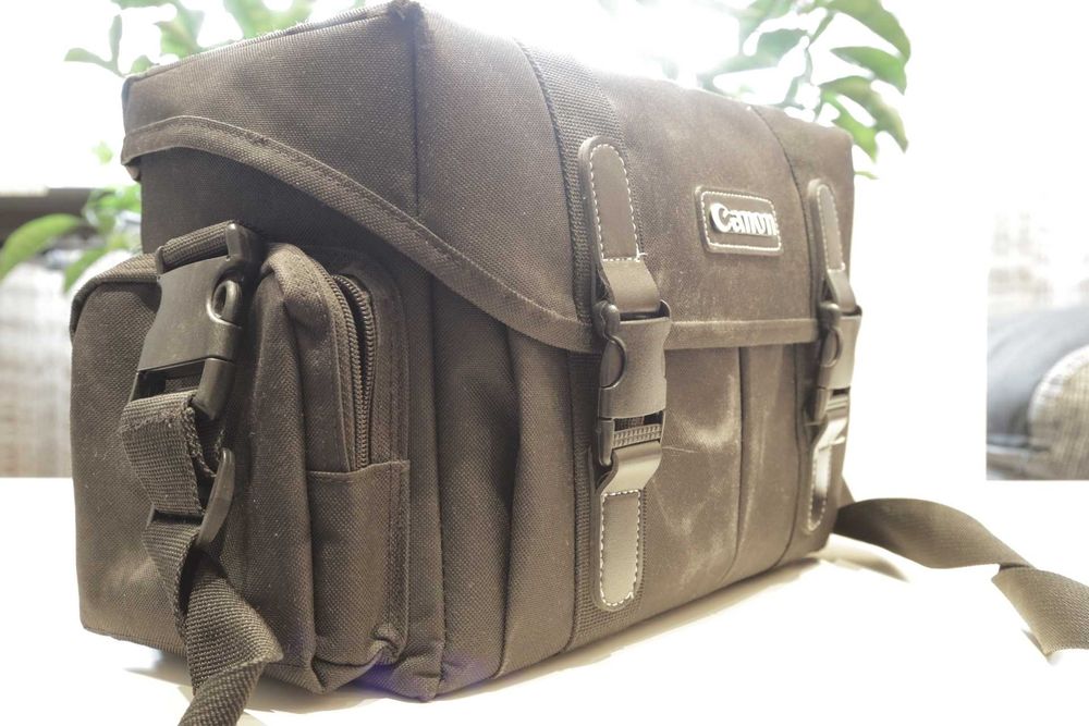 Canon DSLR 60D + голяма чанта