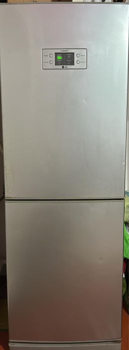 продается холодильник