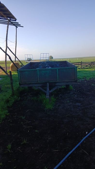 Vand remorca pe o axa