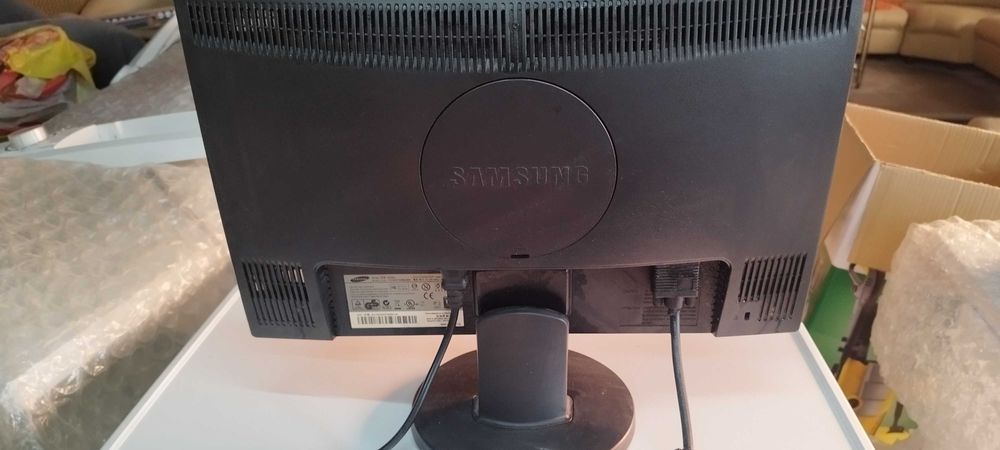 Монитор Samsung и View Sonic