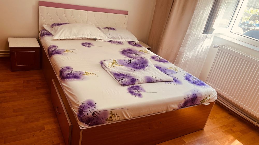 pat dublu de vanzare in stare foarte bună