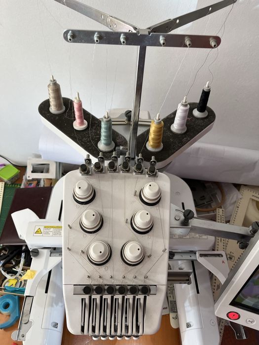 Brother PR655 Entrepreneur – mașină profesională brodat 6 ace + 4 gherghefuri