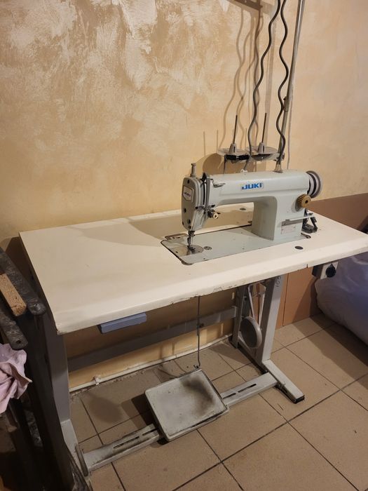 Masina de cusut juki industriala