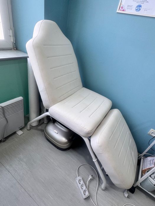 Кушетка косметологическая