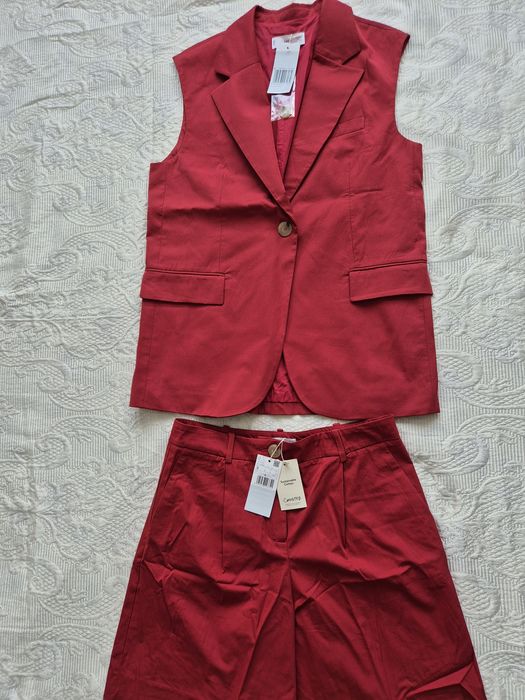 Стилен дамски сет къси панталони и елек  на Mango