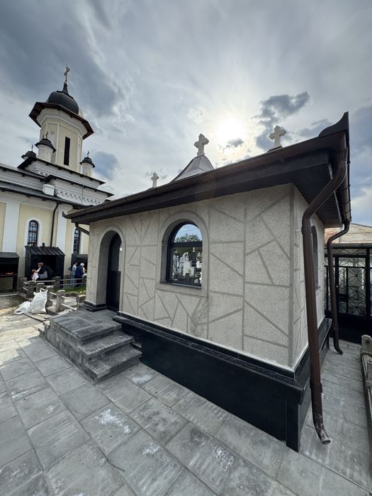 CAPELA  de VANZARE cu 8 locuri de veci  situata în Cimitirul Sf. Gheor