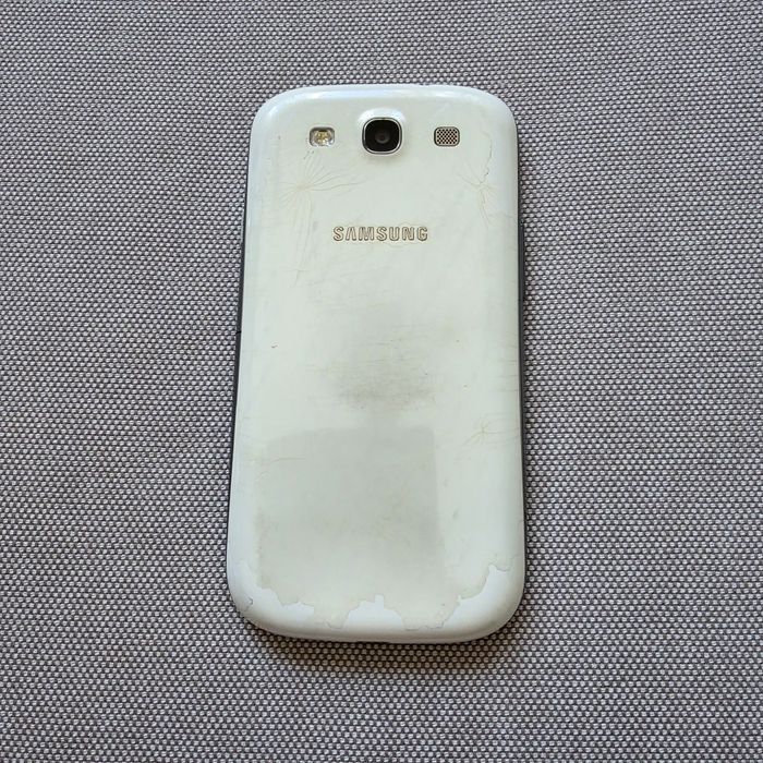 Samsung Galaxy S III (GT-I9300) - Работещ (с козметични забележки)
