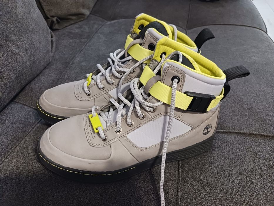 Vând ghete de barbati nr 41.5 timberland!