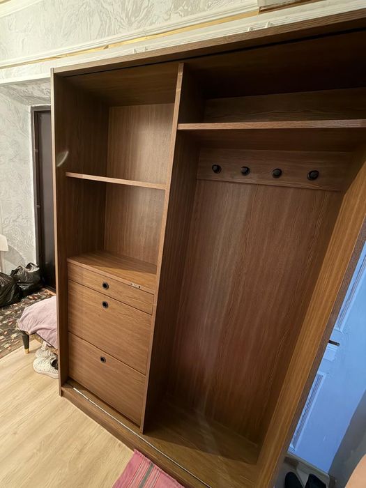 Продам прихожую б/у