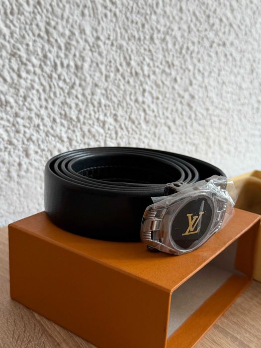 Curea Louis VUITTON neagra