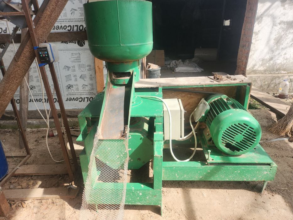 Se vinde linie de peleti