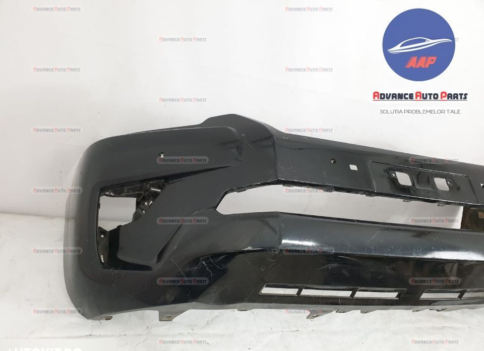 Предна броня оригинална в добро състояние Тойота Ленд Крузър / Toyota