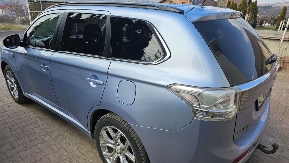Vand Mitsubishi OUTLANDER