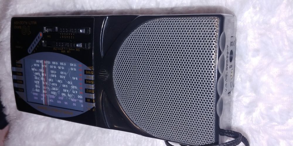 Radio portabil World receiver  10 lungimi dubla conversie