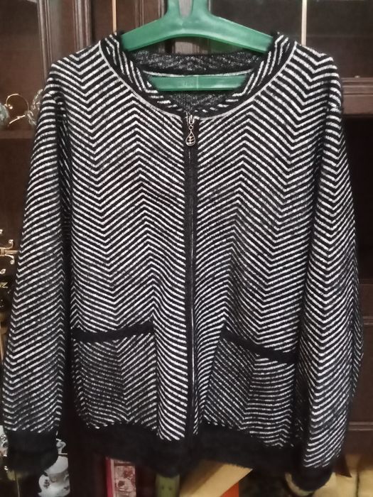 Кофта на молнии 56р.
