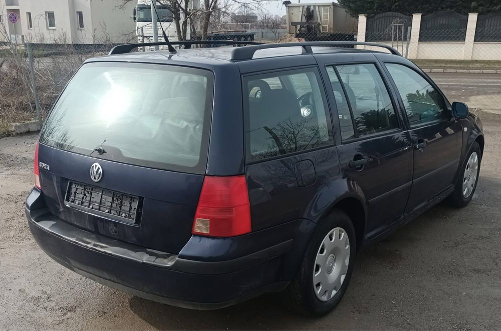 Dezmembrez Volkswagen Bora 1.6 benzina AZD