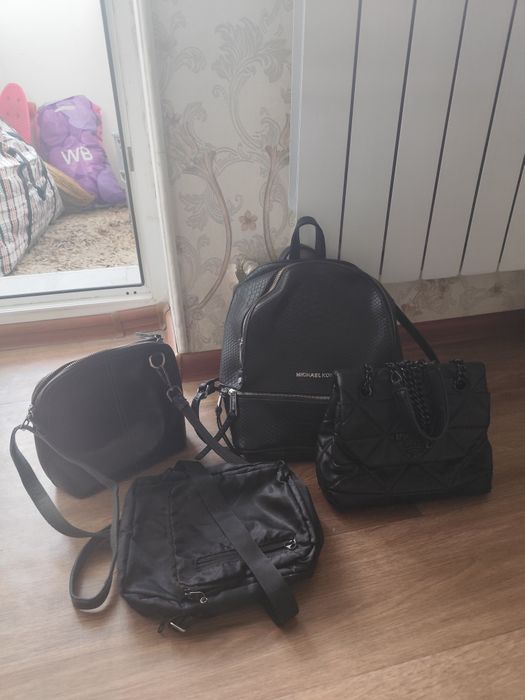 Продам 4 сумки сразу