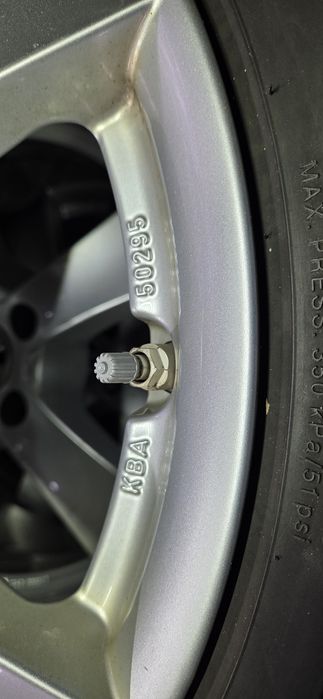 BMW X1 и Х3 джанти със гуми  225/60/17  7,5J×17 ET32  5×120 + сензори