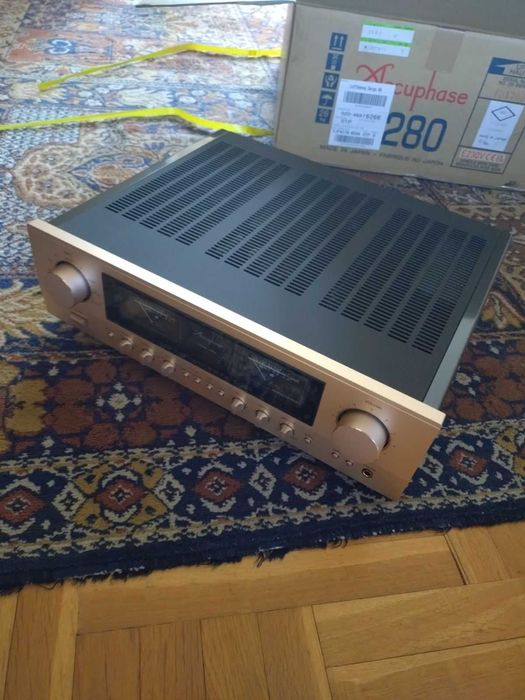 Интегриран усилвател Accuphase E-280