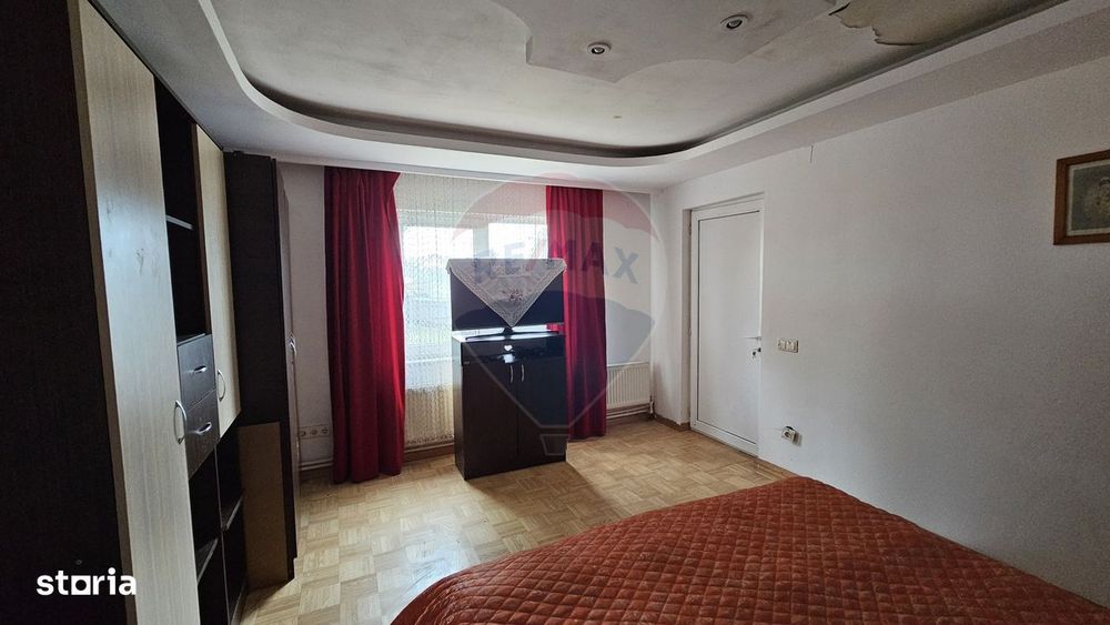 Casă / Vilă cu 5 camere de vânzare in Udești-Chilișeni, Suceava