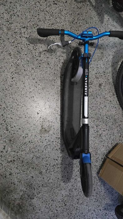 Продавам тротинетка Firefly 230