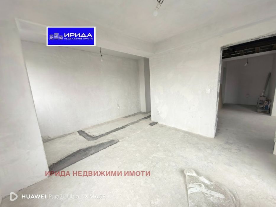 Просторен тристаен апартамент в Бъкстон с АКТ 16!