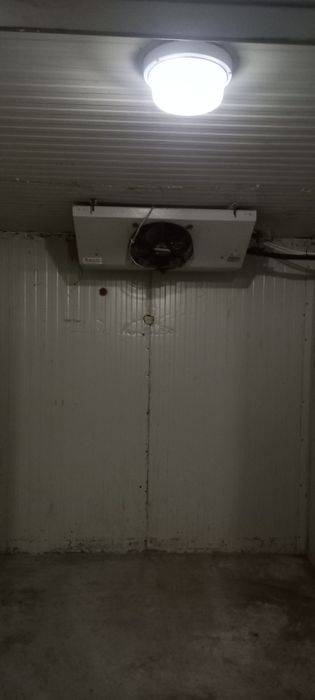 Двух камерный морозильник